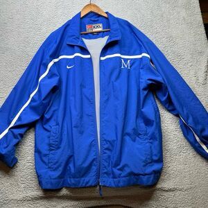 Nike windbreaker Xxl MCcallie School Chattanooga Tn has flaw